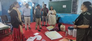 जिला निर्वाचन अधिकारी ने किया मतदान केन्द्रों का निरीक्षण