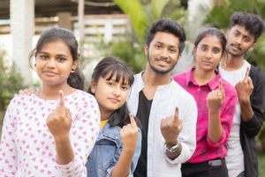 दीपावली विजय पर्व की बधाई स्वीकारें उज्जवल भविष्य के लिए दीपदान और मतदान करें